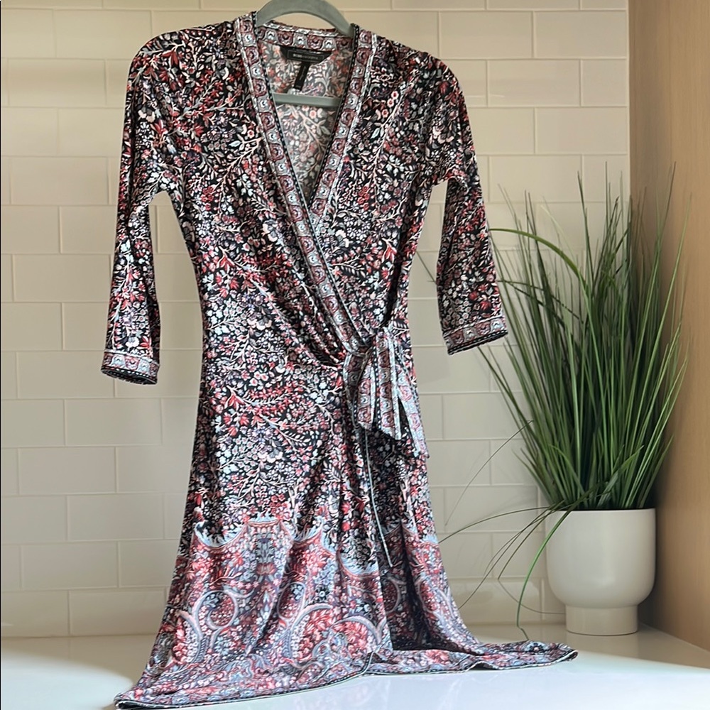 BCBG MaxAzria size XXS Elegant Floral Wrap Dress